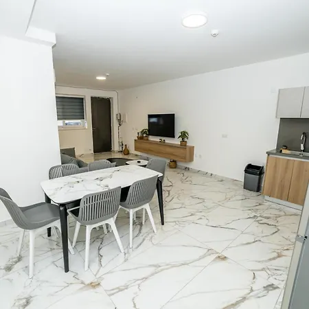 Modern Escape 3-bedroom Maisonette With Free Parking San Pawl il-Baħar