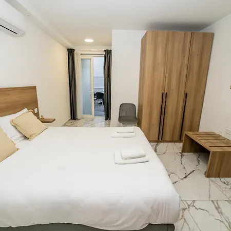 Appartement Modern Escape 3-bedroom Maisonette With Free Parking