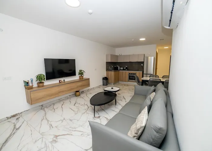 Modern 3br Maisonette With Terrace - By Hostmt Apartment St. Paul's Bay